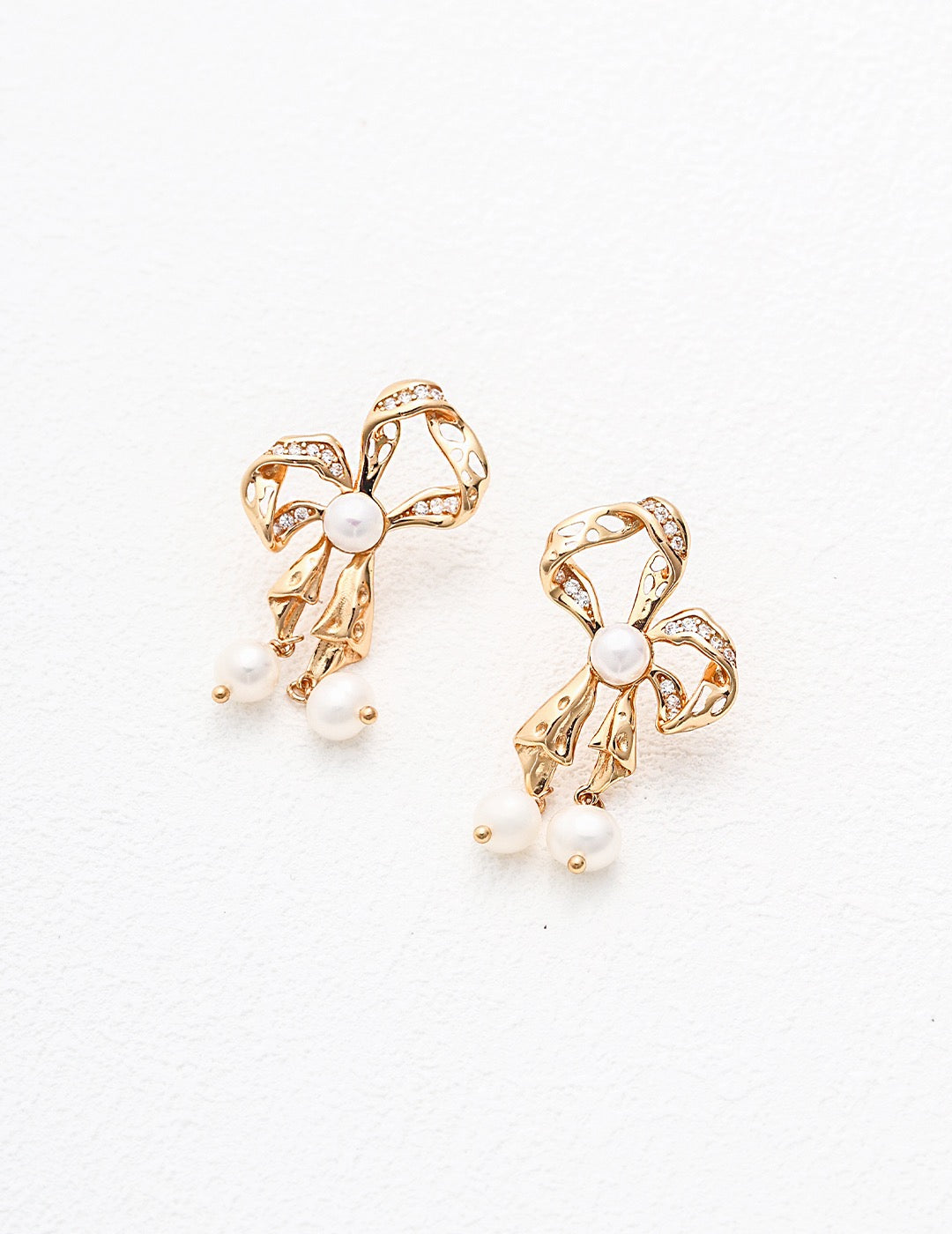 Bow Pearl Earrings