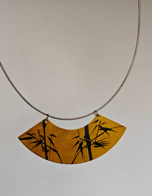 Chinese Lacquer Bamboo Fan-Shaped Necklace