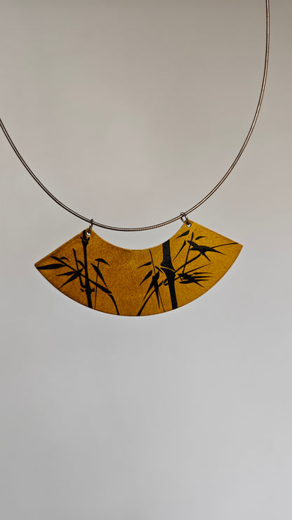 Chinese Lacquer Bamboo Fan-Shaped Necklace