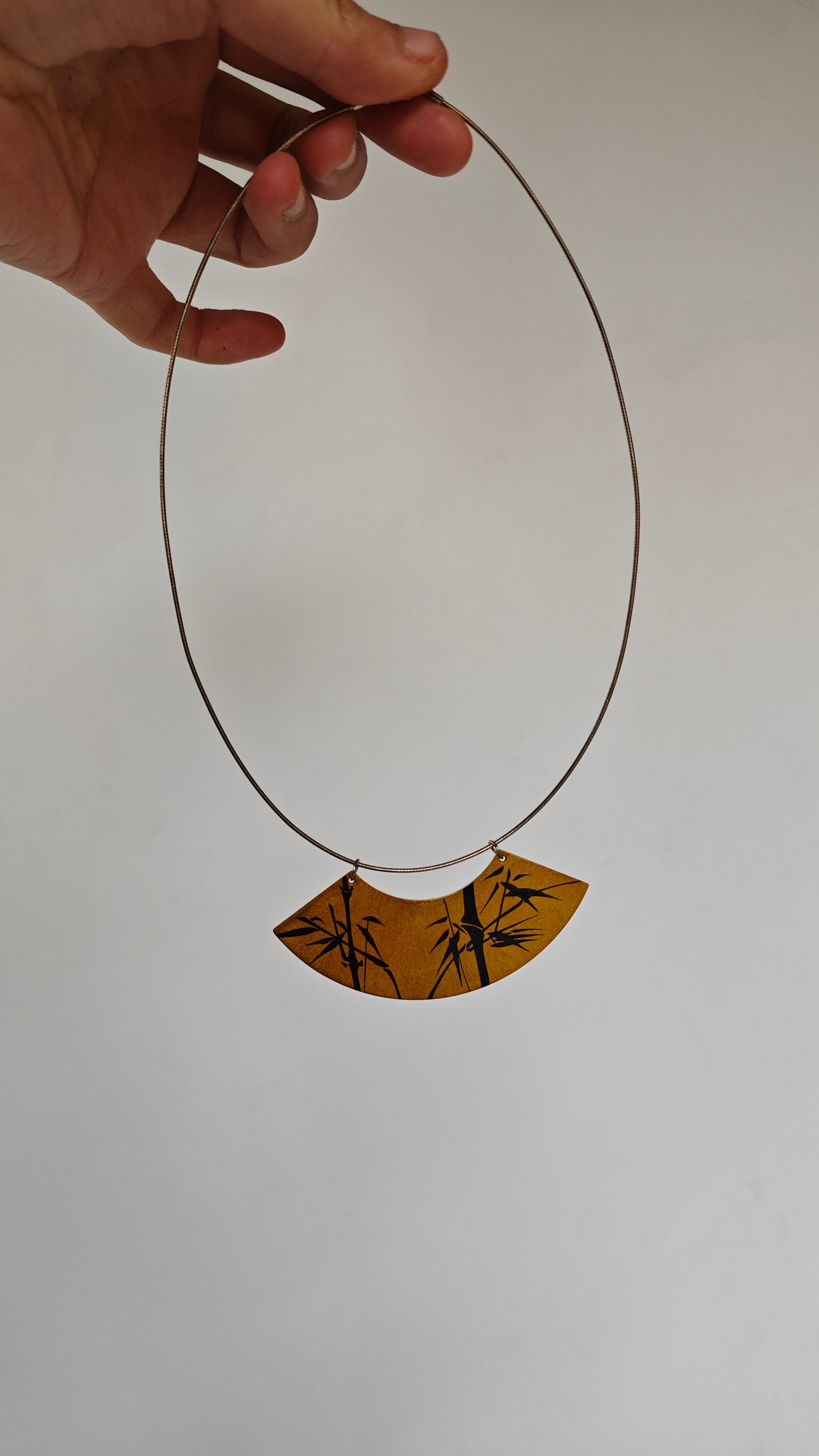 Chinese Lacquer Bamboo Fan-Shaped Necklace