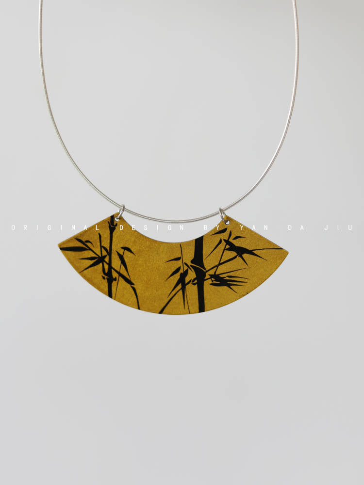 Chinese Lacquer Bamboo Fan-Shaped Necklace