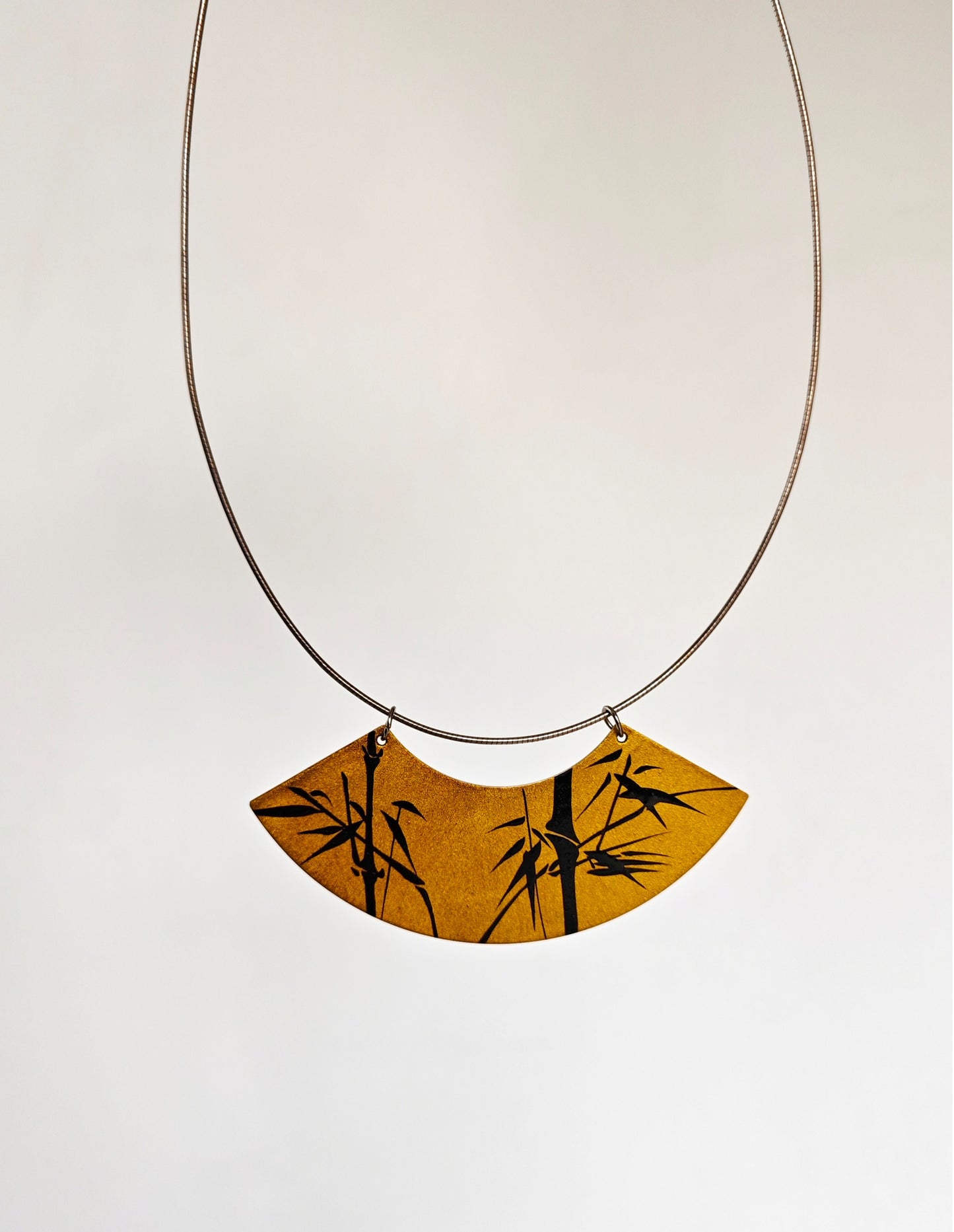 Chinese Lacquer Bamboo Fan-Shaped Necklace