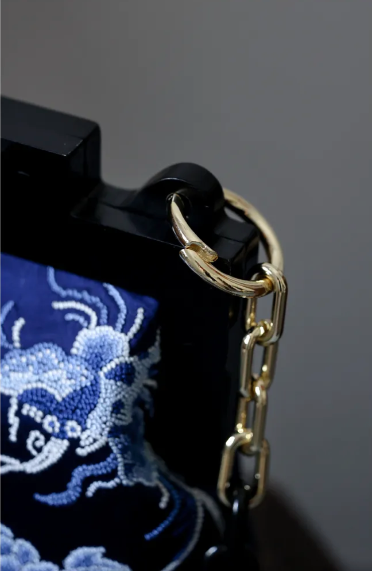 [Chinoiserie] Blue Flower Embroidery Frame Clutch Bag