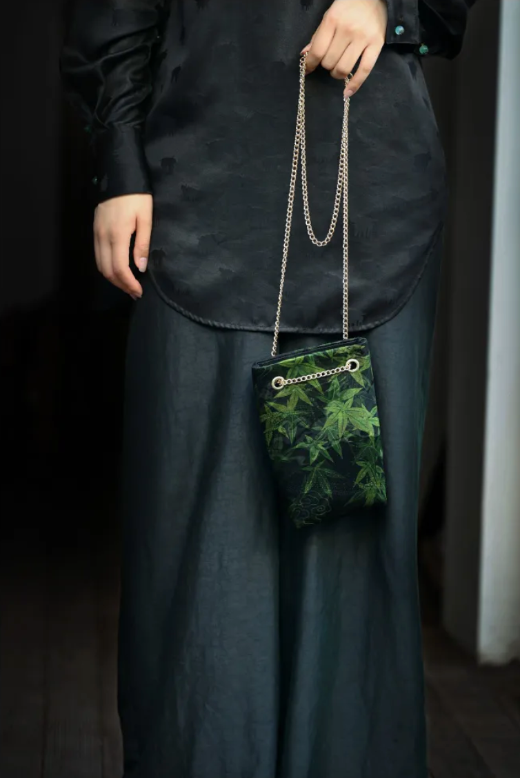 [Chinoiserie] Blue Maple Leaves Silk Shoulder Bag