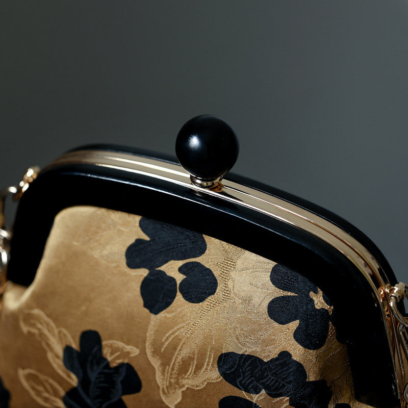 [Chinoiserie] Flower Golden Frame Clutch Bag