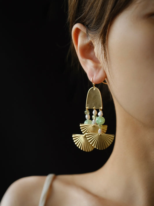 「Chinoiserie」Golden Fan Pearl Chandelier Earrings
