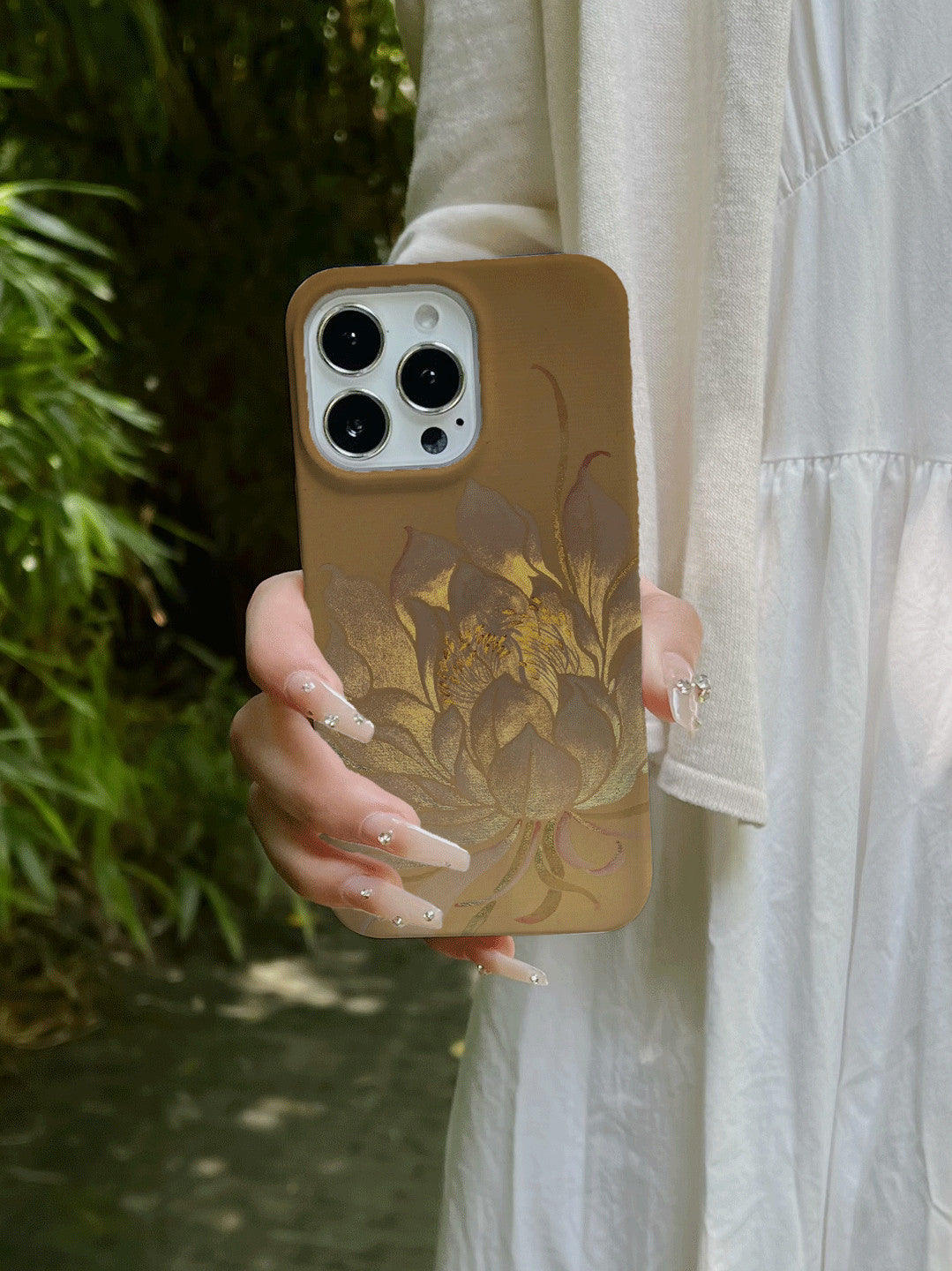 「Chinoiserie」Golden Lotus Bloom Printed Phone Case