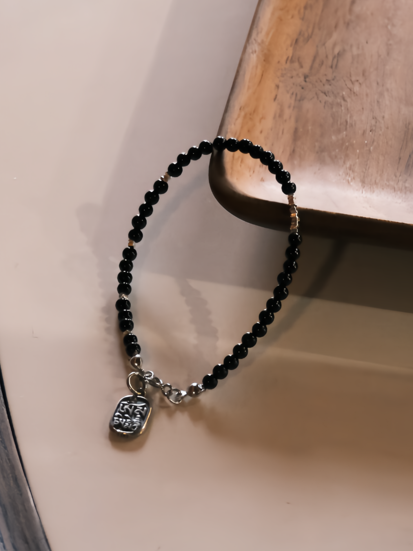 「Chinoiserie」Peace Talisman Silver Black Agate Beaded Bracelet