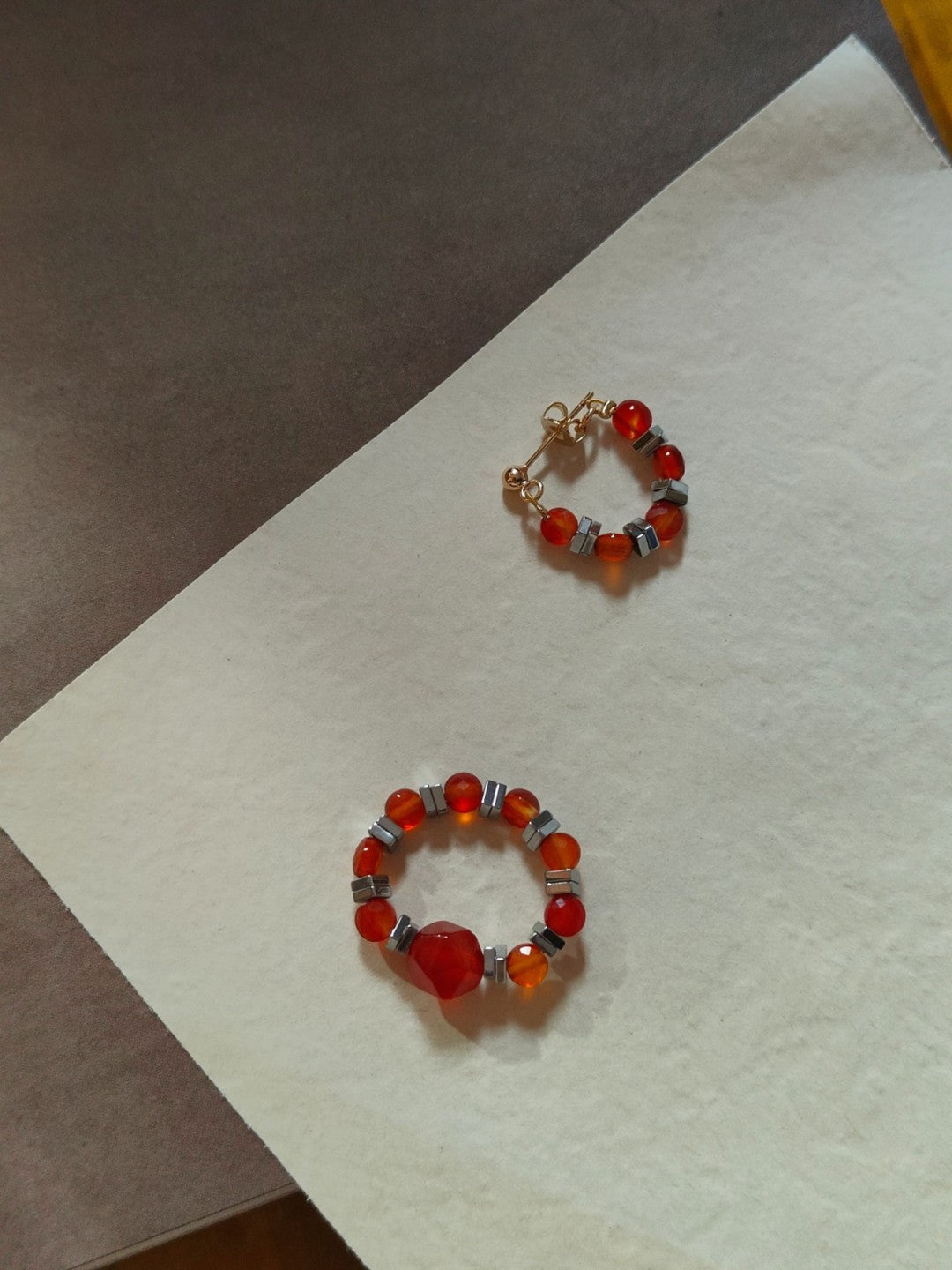 「Chinoiserie」Red Agate Beaded Metal Earrings