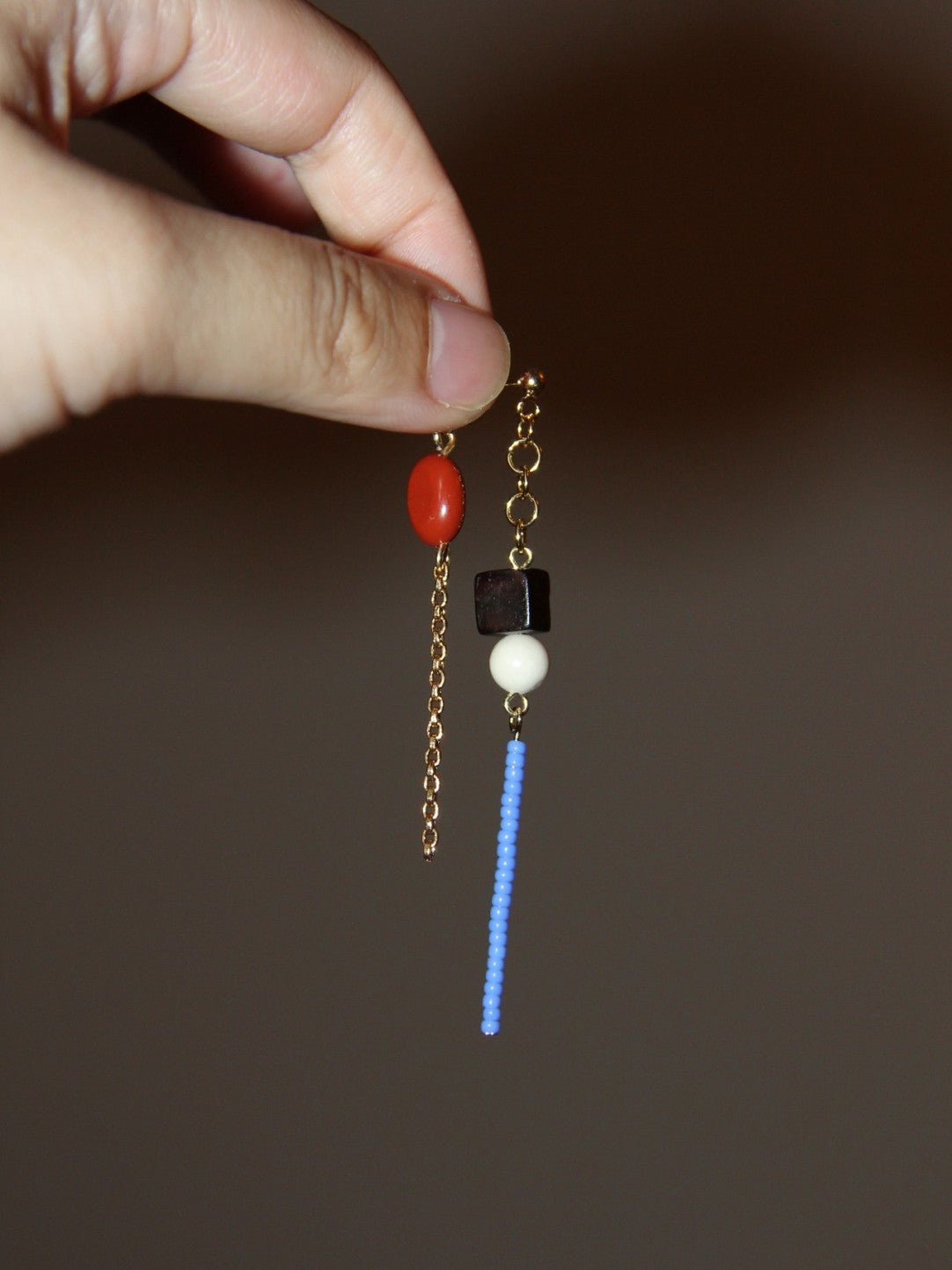 「Chinoiserie」Sandalwood Beaded Long Earrings