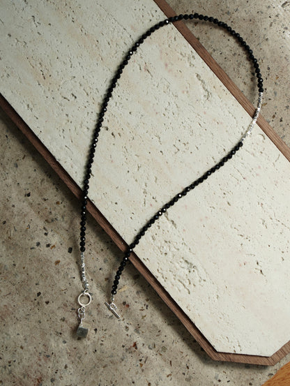 「Chinoiserie」Silver Cube Black Spinel Beaded Bracelet