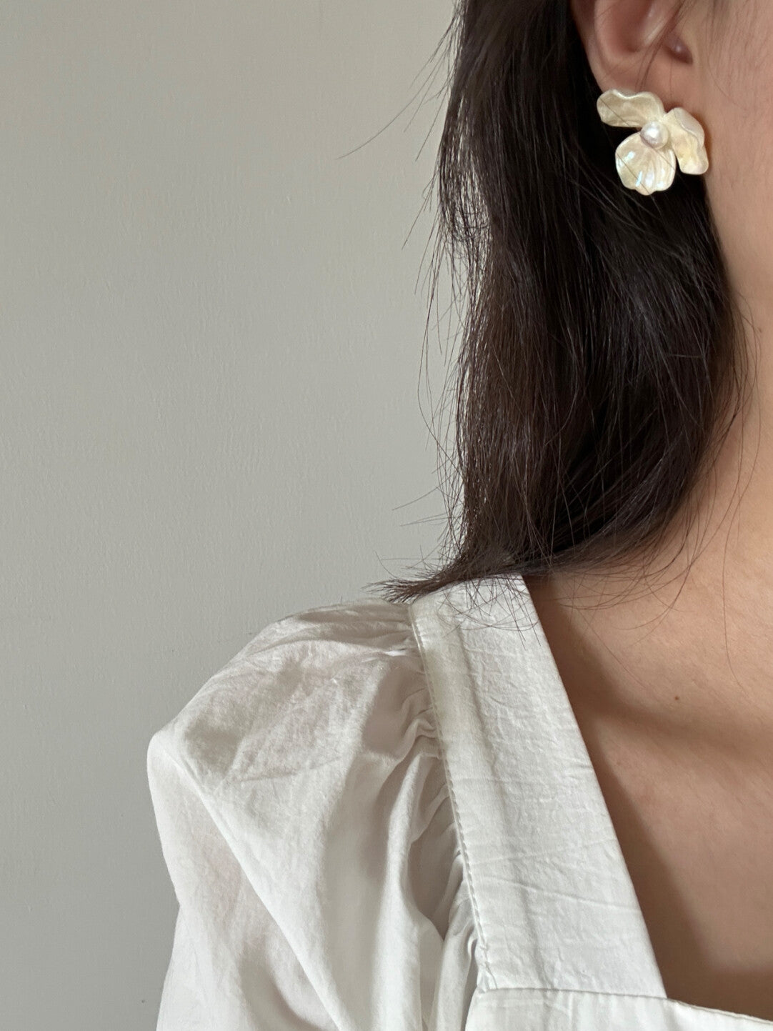 Cream Flower Earrings