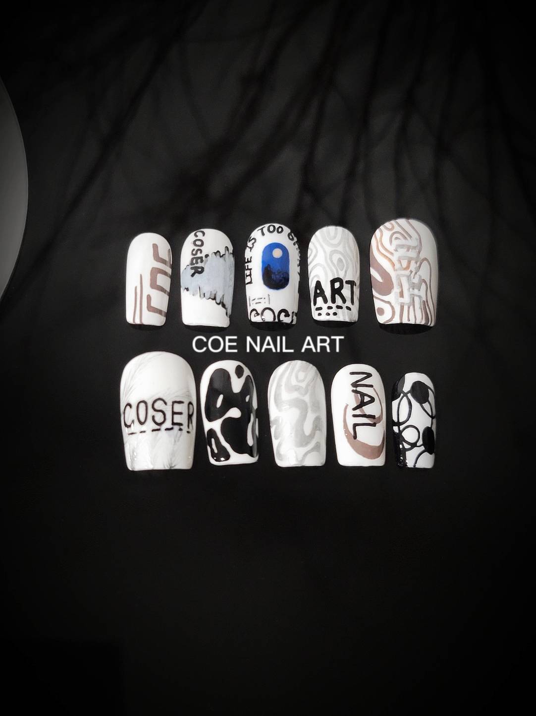 Doodle Coser Art Press On Nails Set