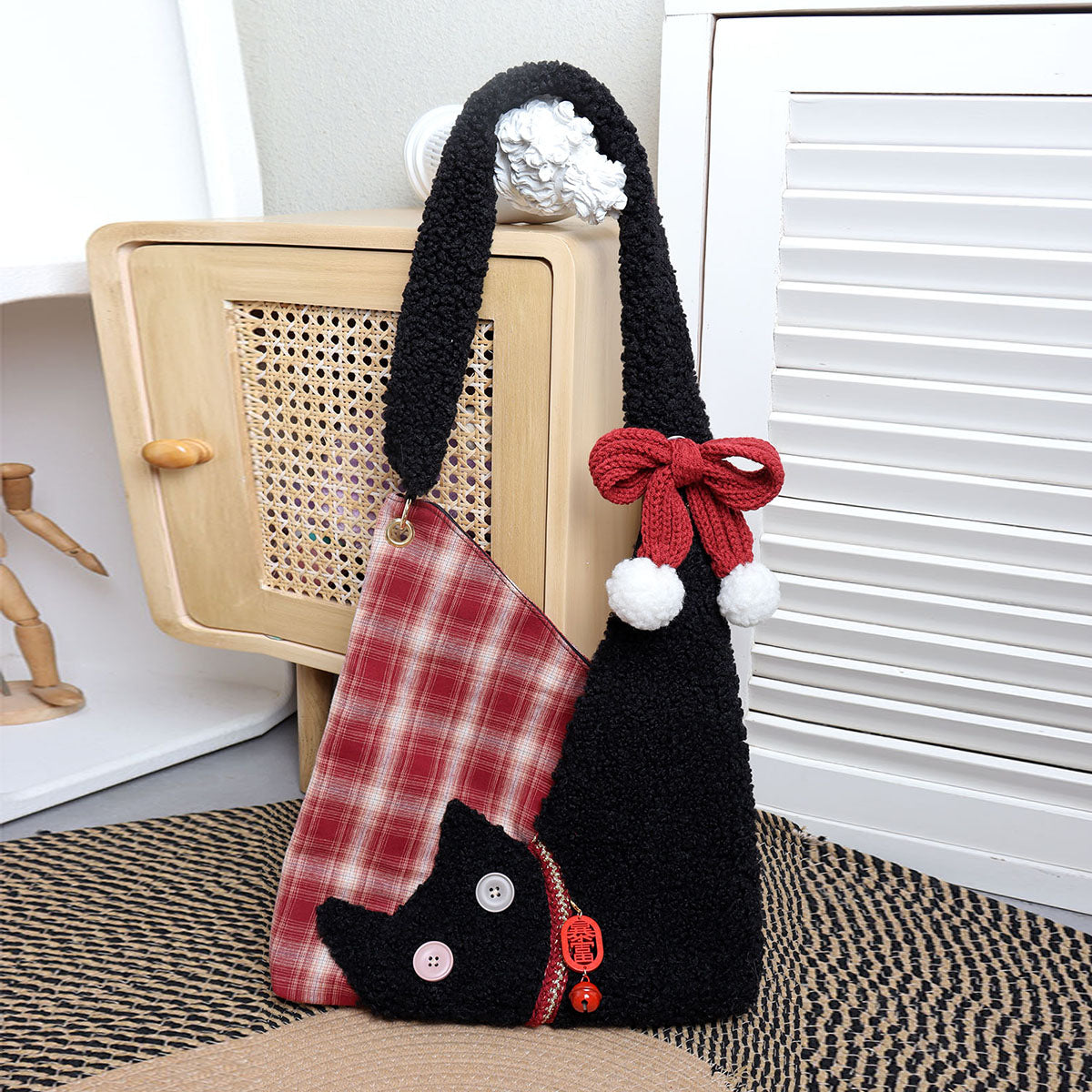 Hand Knit Felted Crossbody Bag, Black White and Red Phone-size Bag, Black White and Red Phone Bag, 2024 Cell Phone Carrier, Small Felt Purse