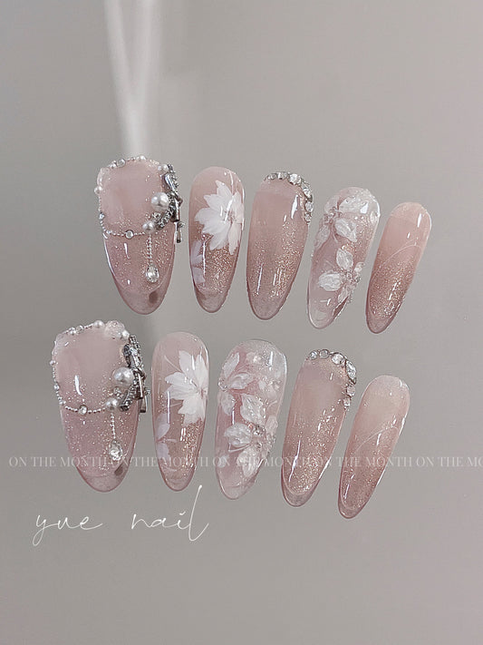 White Flower Luxury Press On Nails Set
