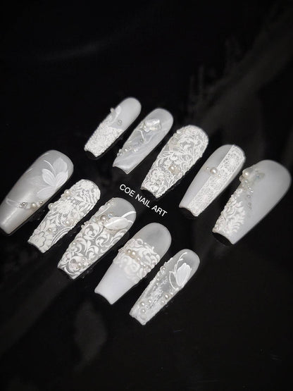 White Laces Luxury Press On Nails Set